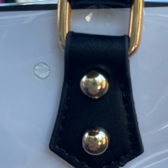 CHANEL Vinyl Crossbody - Picture 7 of 13